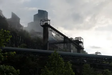 EU si už připravuje odvetu na Trumpova automobilová cla. Postihla by uhlí, léky a chemické produkty