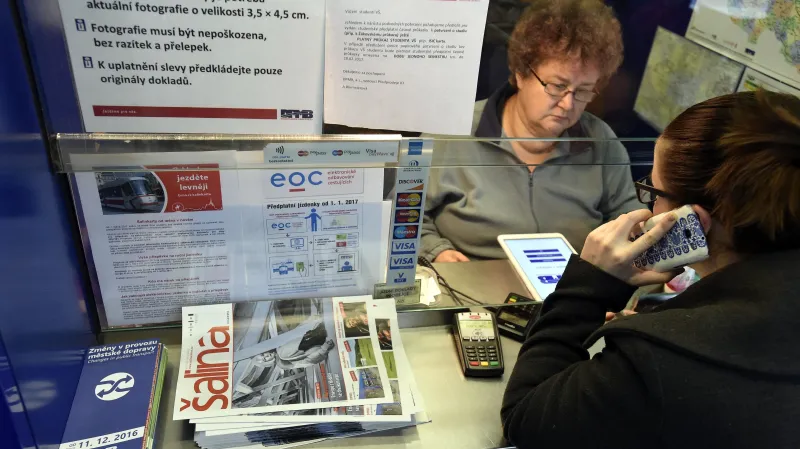 Vyřízení nového jízdného i příspěvku probíhá elektronicky, na pobočku lidé nemusí