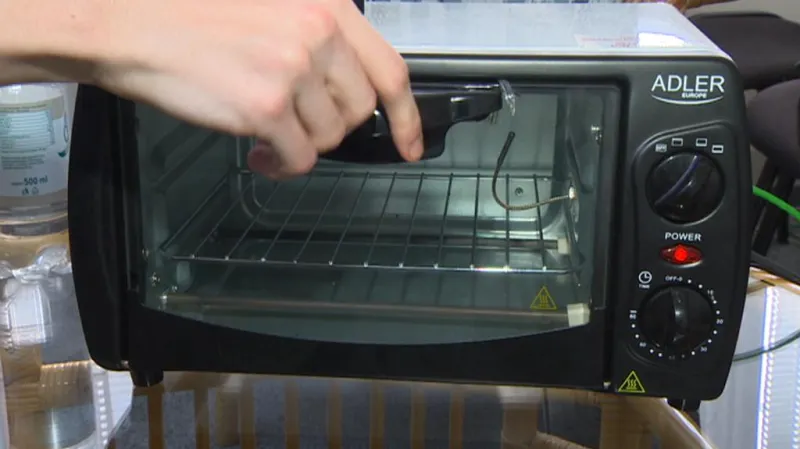 Na první pohled to je obyčejná horkovzdušná trouba