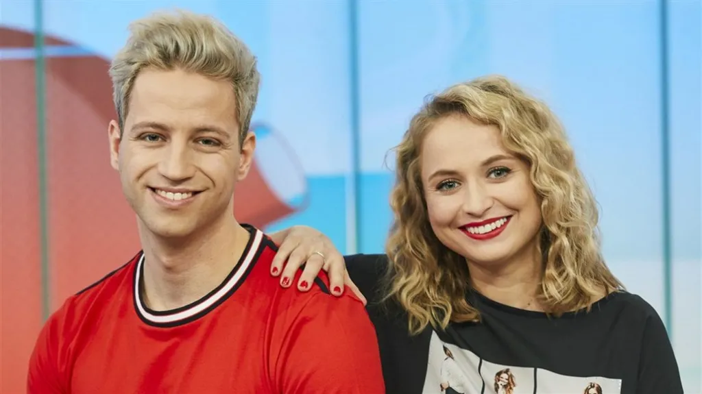 Milan Peroutka a Nikola Čechová jako moderátoři Snídaně s Novou