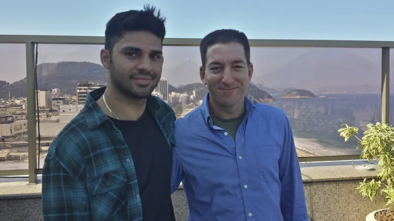 Glenn Greenwald (vpravo) a jeho životní partner David Miranda