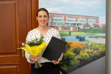 Děkanka hradecké univerzity podle žalobce manipulovala zakázky resortu obrany