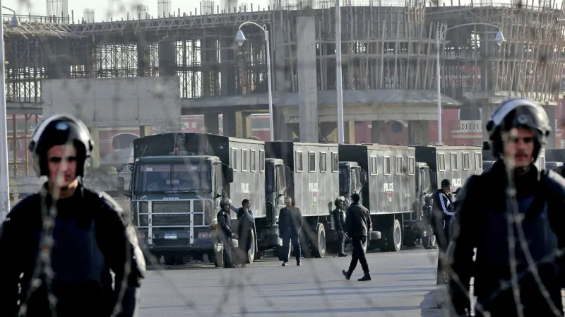 Soud s Mursím provázejí přísná bezpečnostní opatření