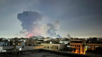 Kouř po explozi v Teheránu