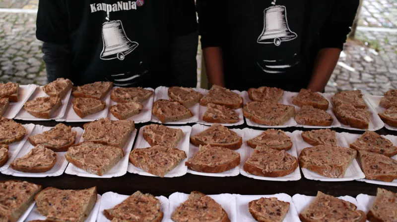 Kampaň Prostřený stůl o.s. KampaNula