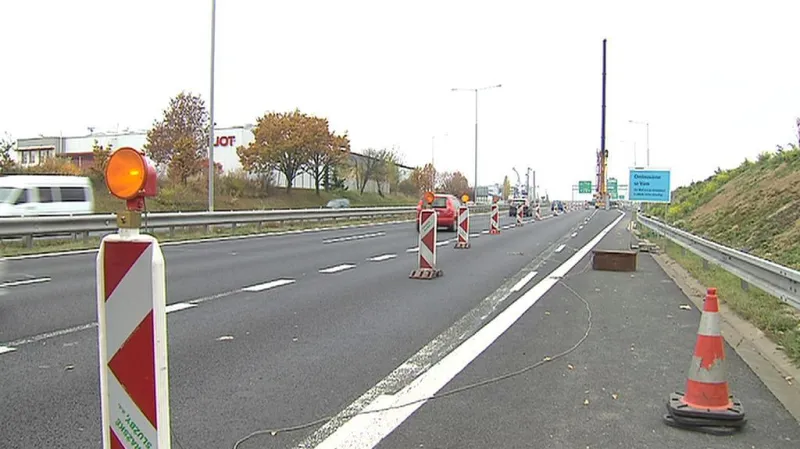 Zprávy: Podle premiéra je ohroženo čerpání evropských dotací