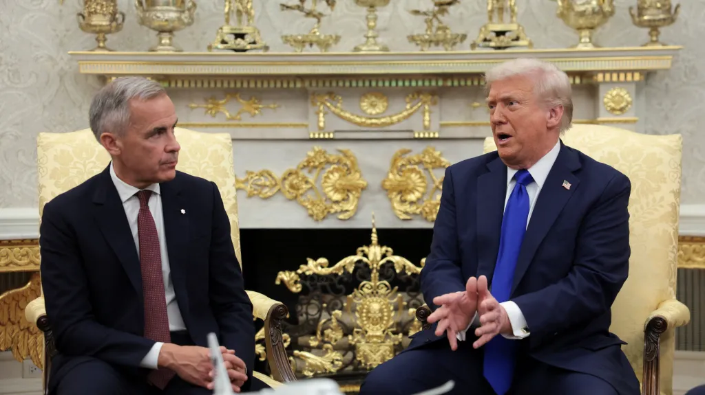 Americký prezident Donald Trump jednal s kanadským premiérem Markem Carneym v Bílém domě (7. října 2025)