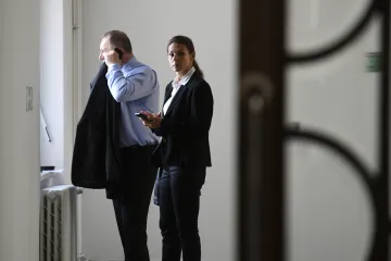 Po Rathovi nastoupili za korupci do vězení i manželé Kottovi