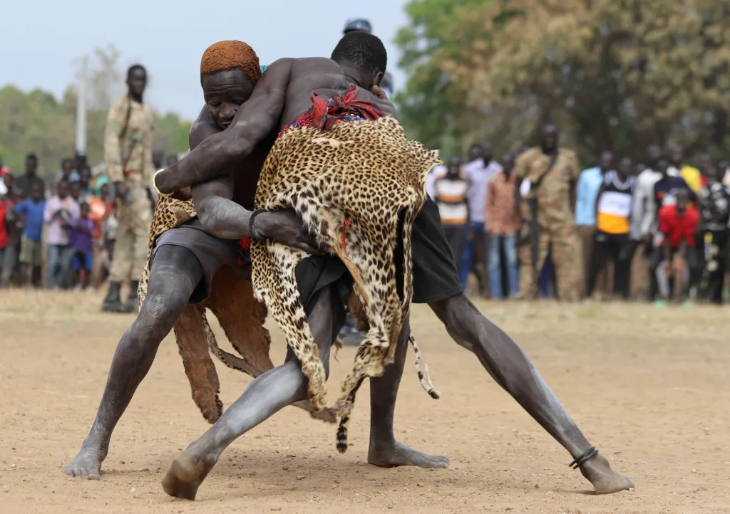 Válečníci v leopardích kůžích řeší bojem etnické konflikty