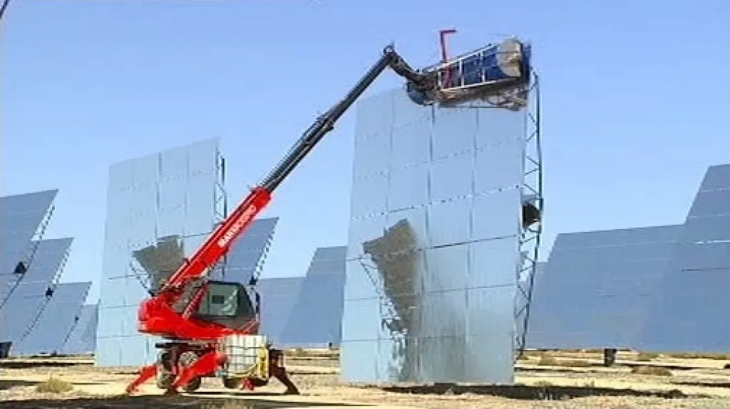 Stavba solární elektrárny
