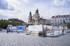 Nový Mariánský sloup na Staroměstském náměstí by měl být kompletní už o prázdninách