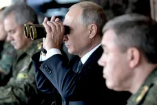 Jak čelit Putinovu pokusu o změnu světového řádu? Třeba nekupovat pár dní plyn, navrhují odborníci