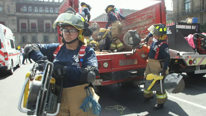 Nácvik reakce na zemětřesení v Mexico City