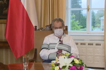 Prezident Zeman v projevu podpořil Prymulu a vyzval k nošení roušek