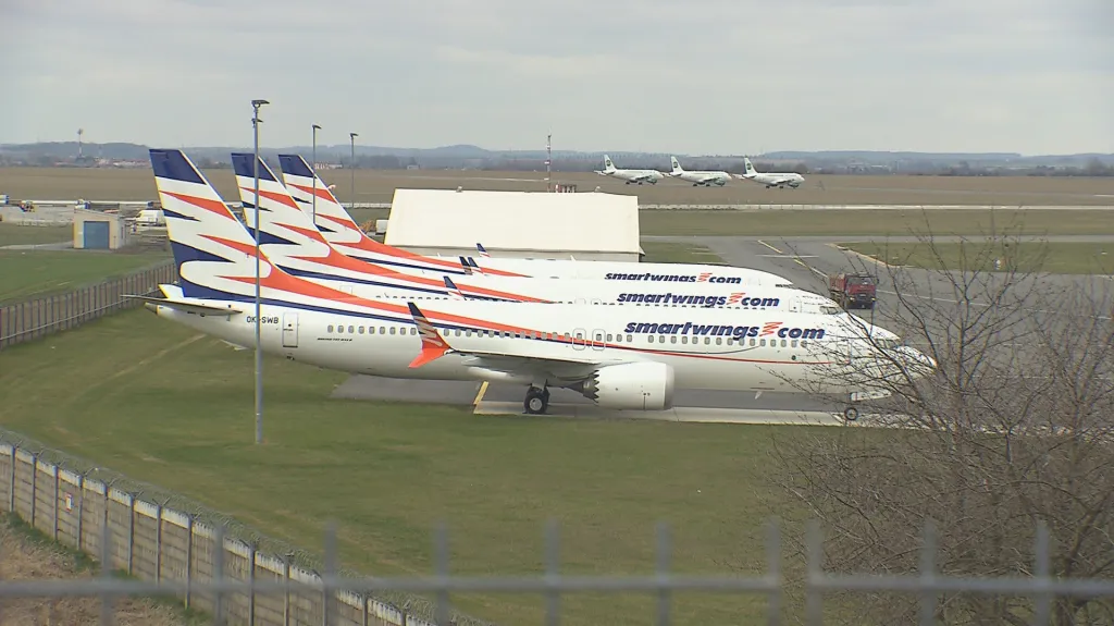 Uzemněné letouny Boeing 737 MAX společnosti Smartwings v Praze