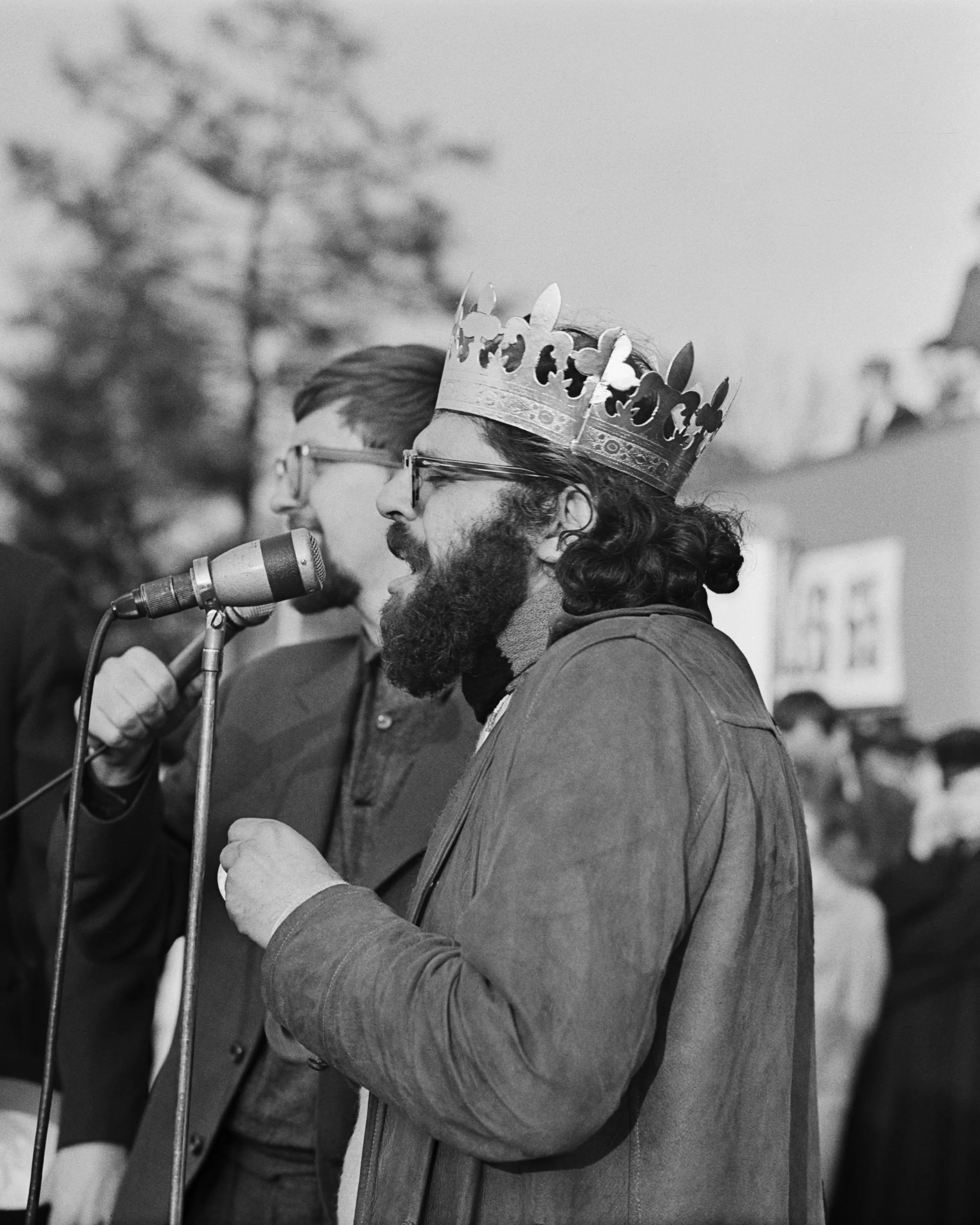 Beatnik Ginsberg se stal v Praze králem majálesu, pro StB byl ale chroustem