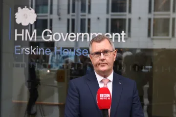 DUP hodlá blokovat nově zvolený parlament. Chce zrušit severoirský protokol