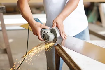 Lidí bez práce je stále méně, díky ekonomickému oživení