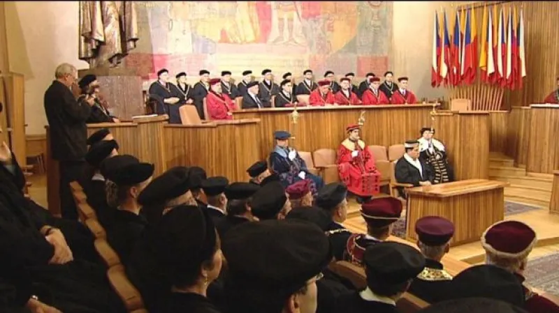 Události: Jmenuje Zeman Putnu profesorem?