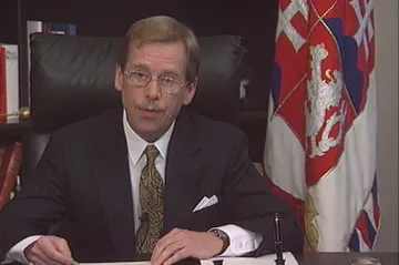 30 let zpět: Václav Havel abdikoval na prezidentský úřad