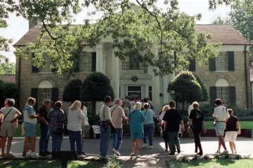 Elvisova vnučka chce zastavit prodej Gracelandu. Sídlo krále rokenrolu se draží kvůli údajným dluhům