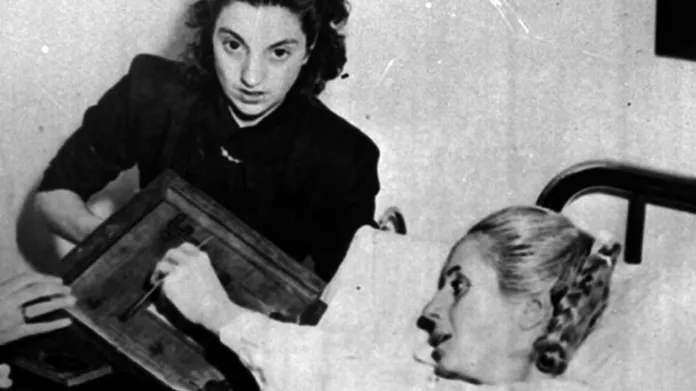 Ve volbách v listopadu 1951 hlasovala Eva Perónová z nemocničního lůžka