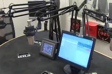 Marocké rozhlasové stanice nemají na růžích ustláno