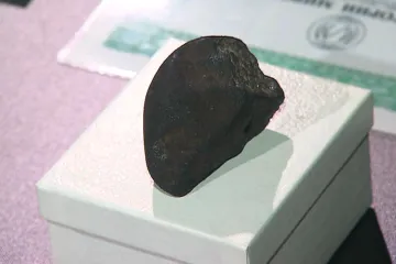 Češi přivezli z Ruska jeden z největších úlomků čeljabinského meteoritu