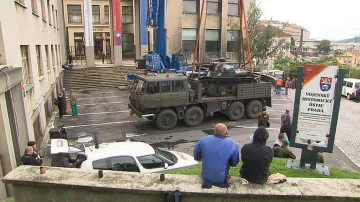 Stěhování tanku LTP-38 do Vojenského historického ústavu