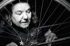 Na kole jezdila jako ďábel. Alfonsina Stradová byla jedinou ženou na legendárním Giru
