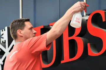 Makléř UBS připravil o 2,3 miliardy dolarů, může jí to zlomit vaz