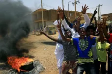 Lidé se bouří od Alžírska po Súdán. Sílící neklid na severu Afriky může pocítit i Evropa