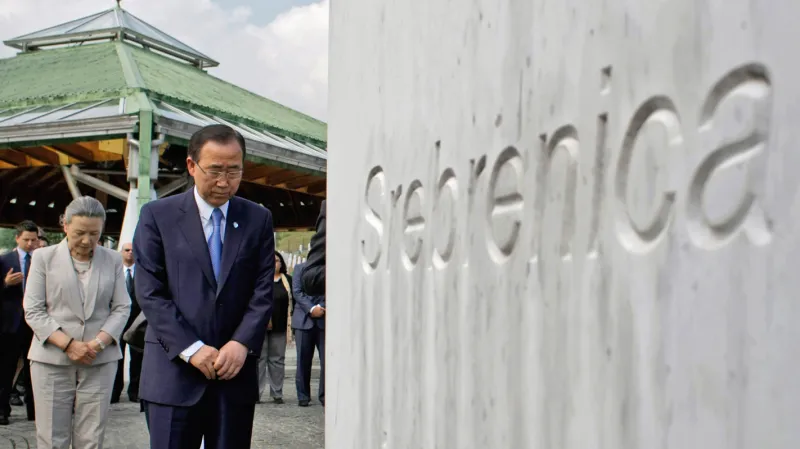 Pan Ki-mun na návštěvě Srebrenice