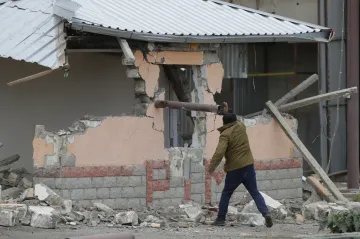 Ázerbájdžán začal přebírat Agdam, jeden ze tří okresů hraničících s Náhorním Karabachem