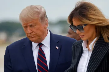 Trump má koronavirus, lékaři ho doporučili preventivně převézt do nemocnice