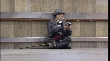Bezdomovec v brněnském podchodu