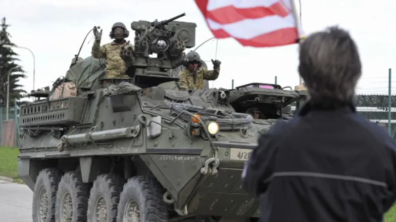 Americký konvoj opouští vyškovské kasárny