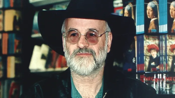 Britský spisovatel Terry Pratchett, autor žánru fantasy.