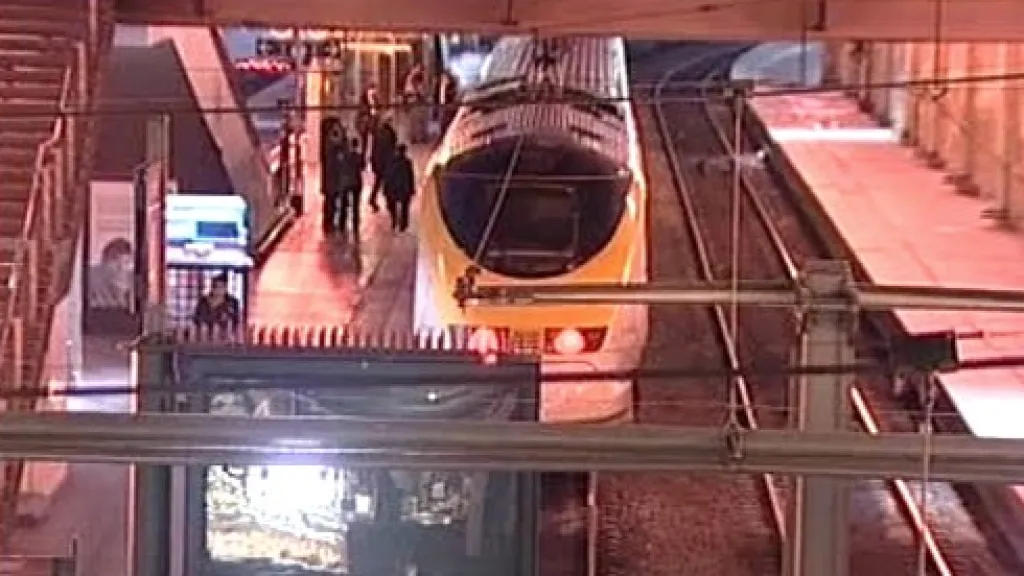 Rychlovlak Eurostar ve stanici