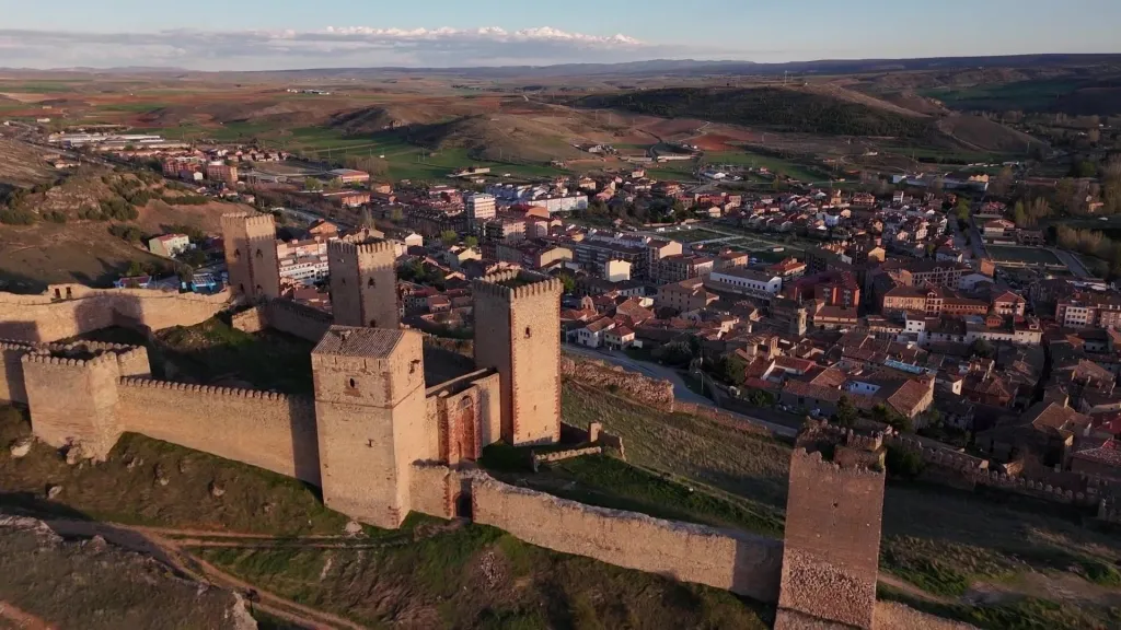Středověká vesnice Molina de Aragón leží v provincii Guadalajara severovýchodně od Madridu