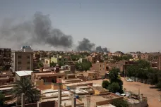Dva Češi opustili násilím zmítaný Súdán. Občany evakuují i další evropské země a USA