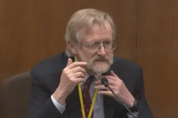 Floyd zemřel kvůli nedostatku kyslíku, řekl lékař u soudu s Chauvinem