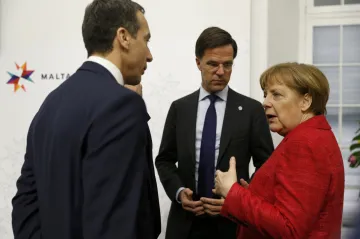 Cesta k řešení uprchlické krize vede přes stabilizaci Libye, věří špičky zemí EU