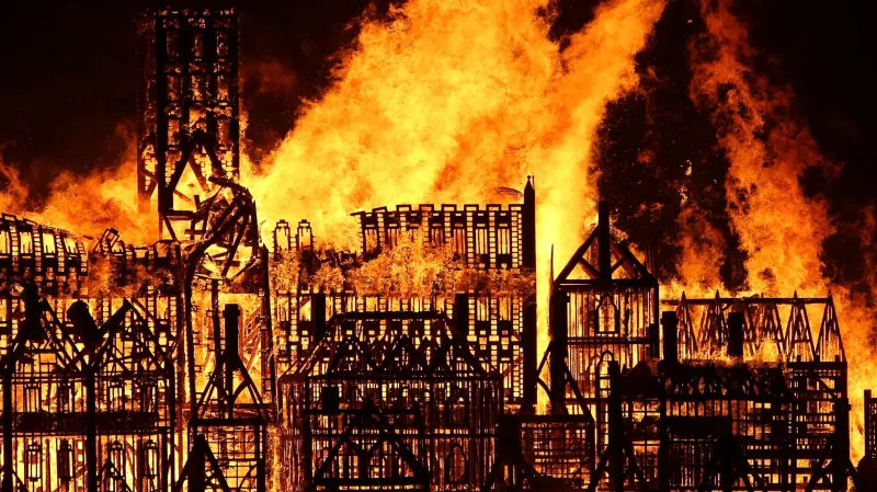 Hořící maketa Londýna ze 17. století