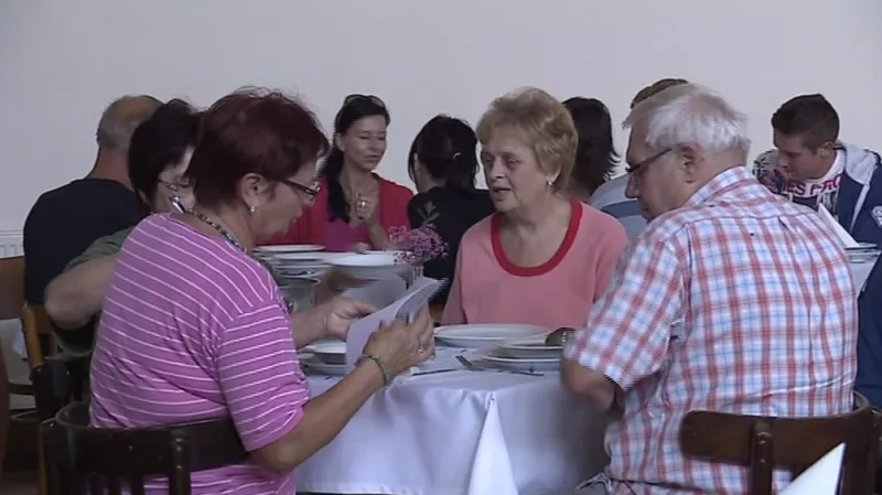 Bedřichovičtí se sešli u společného oběda v kulturním domě