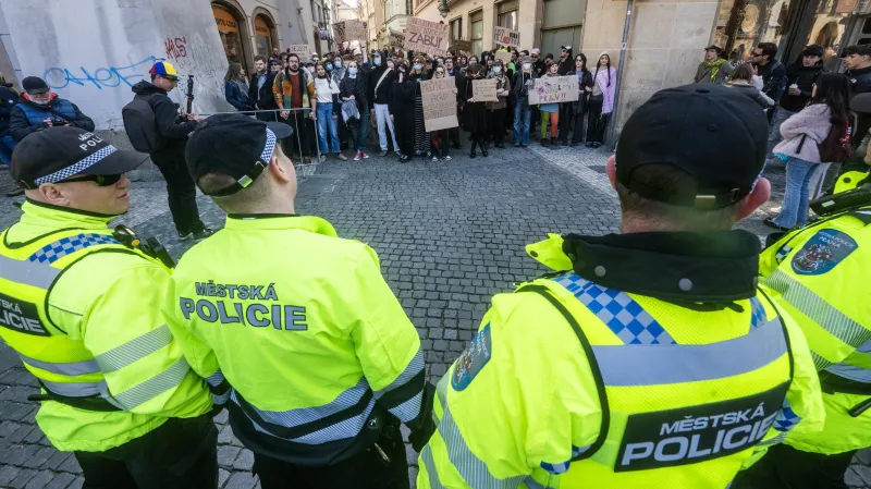 Dohled policie při protestech