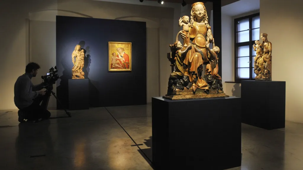 Výstava Gotické Madony na lvu