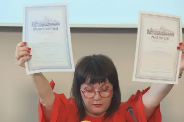 O půlnoci končí prodej třetí emise dluhopisů pro občany