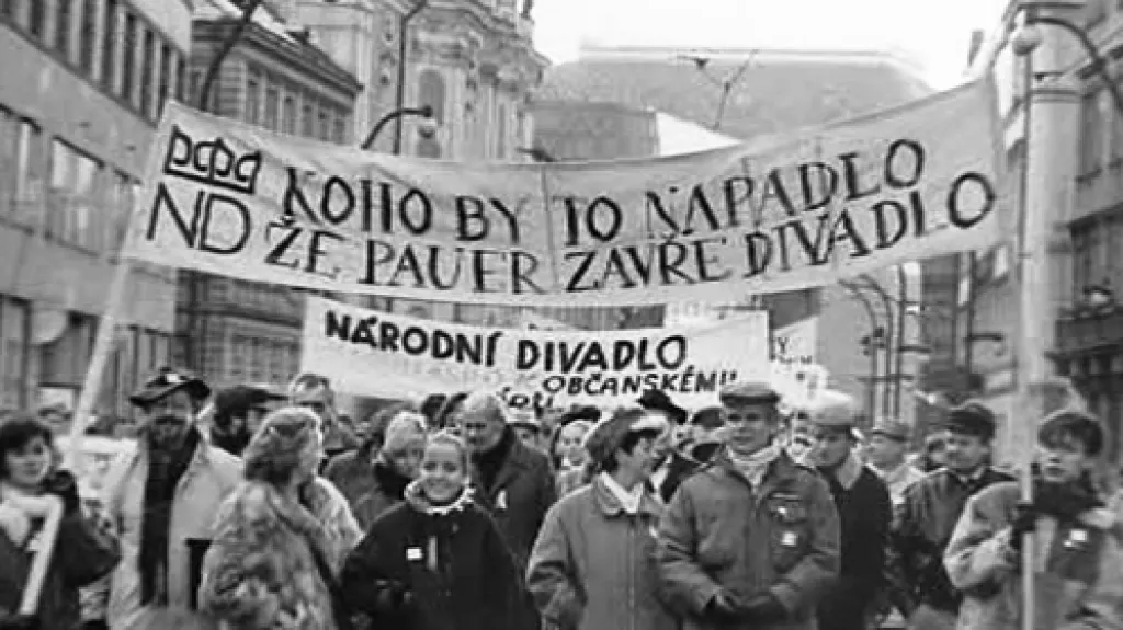Protest Národního divadla v listopadu 1989