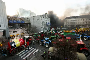 Evropské zemědělství v krizi. Co nutí farmáře obsazovat centra měst?